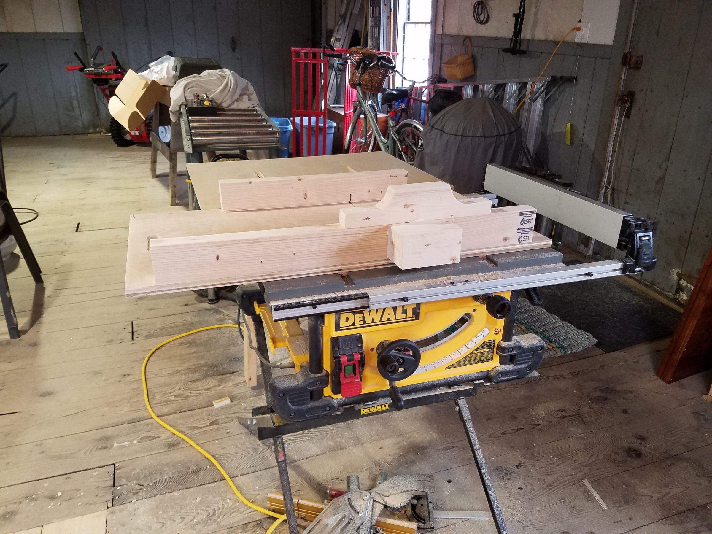 Outfeed Table for Dewalt Table Saw for $10 (includes Plans) : 4 Steps ...