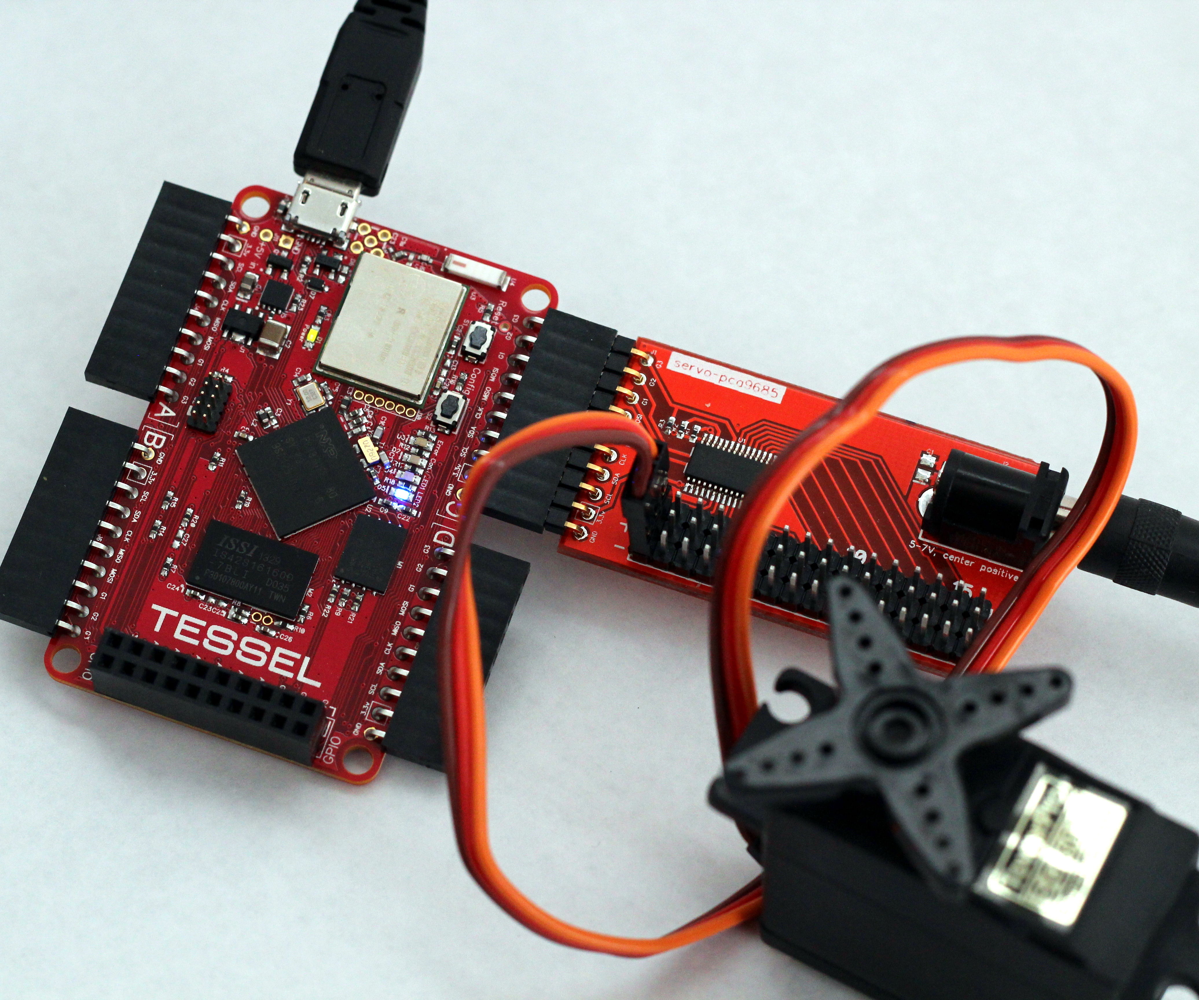 How to Use a Servo With Tessel