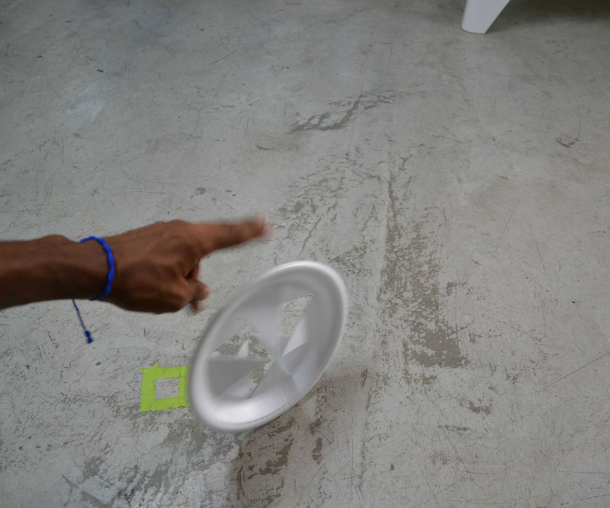 Como Hacer Una Rueda Con Un Plato Desechable