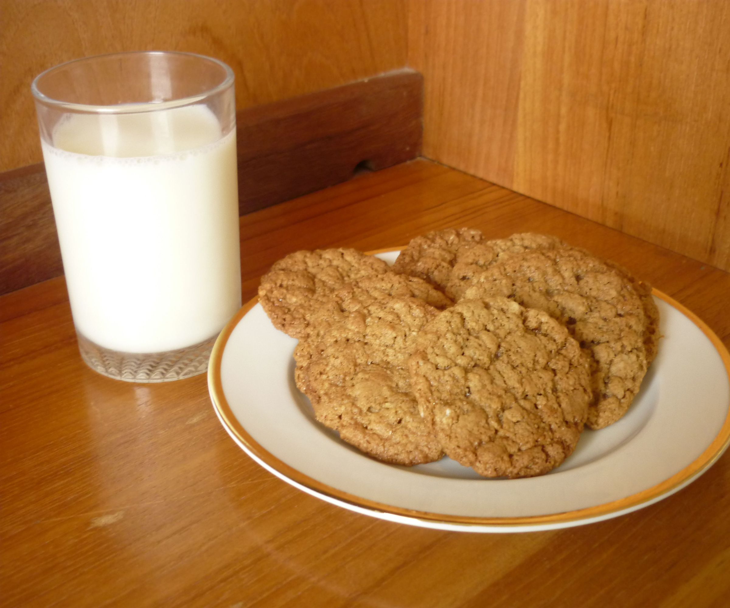 Spicy Ginger and Oatmeal Cookies