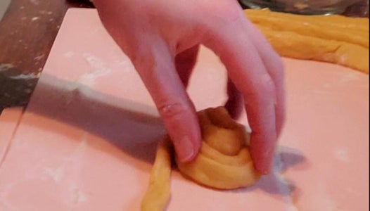 Stretch and Roll the Mallorcas