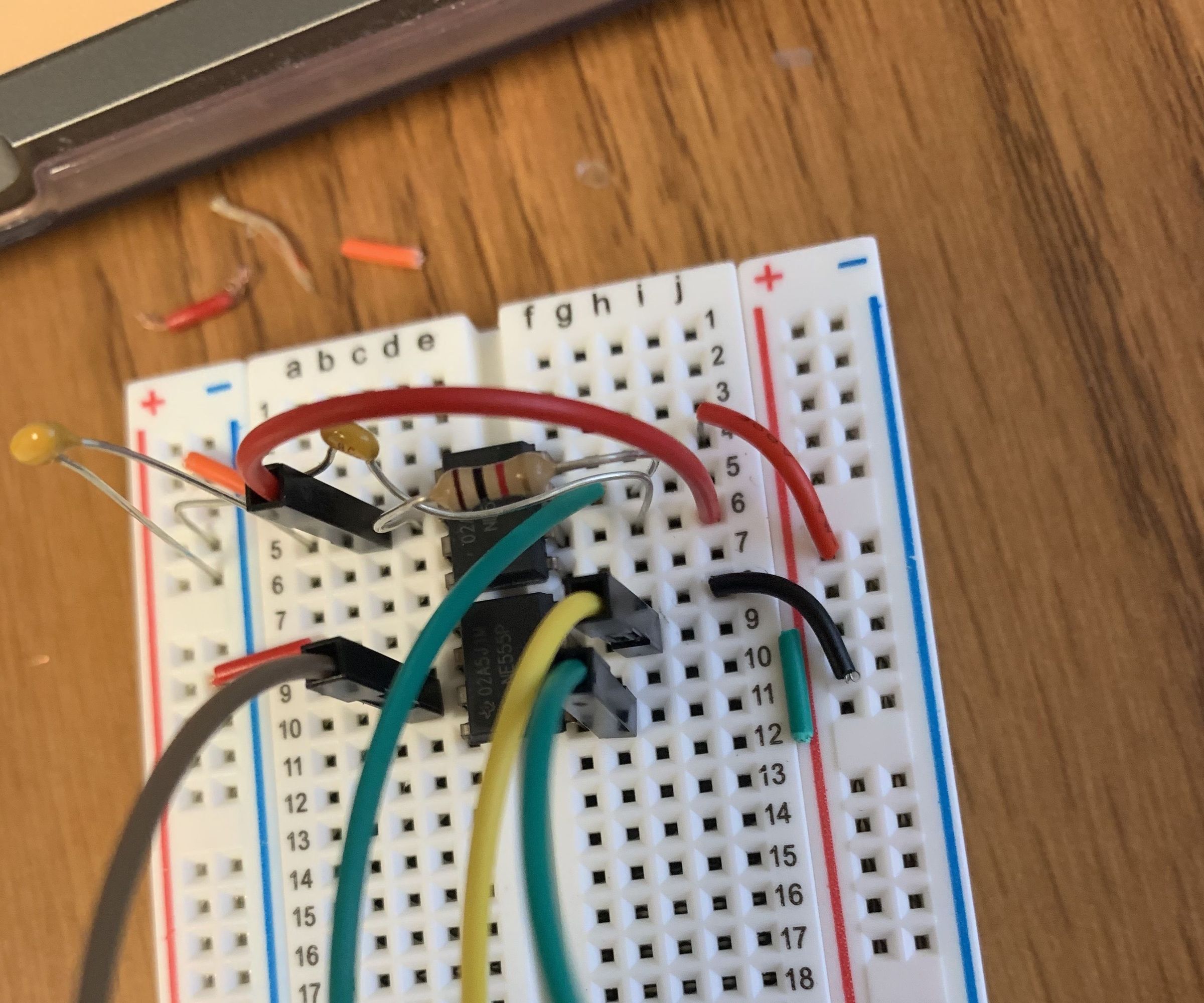 Atrari Punk Console Using Two 555 Timers