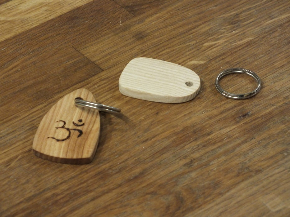 Key Ring From Recycled Wood Using Hand Tools