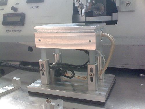 Heated Stage for Thermosonic Wedge Bonding