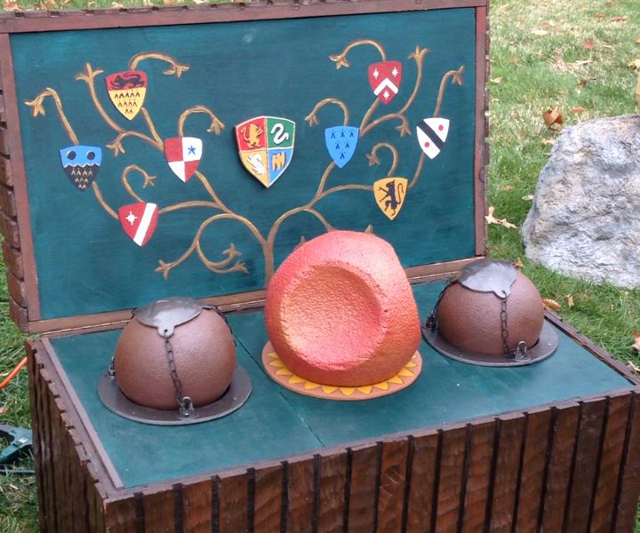 Quidditch Trunk With Moving Bludgers