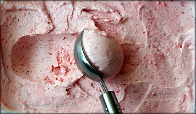 Easy Ice Cream: 5 Flavors and 7 Recipes!)