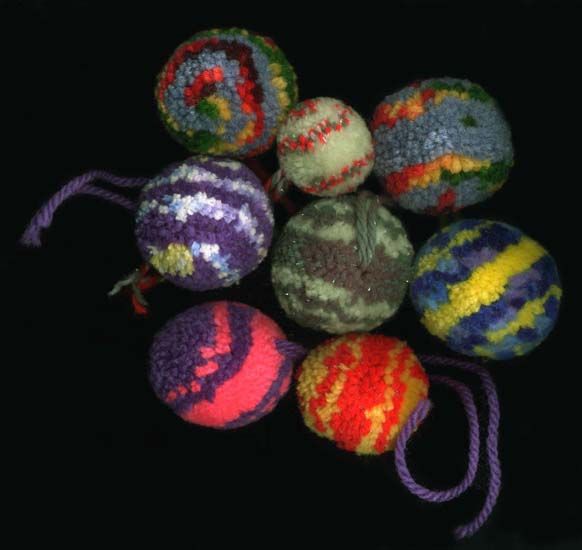 How to Make a Pompom Doughnut Style