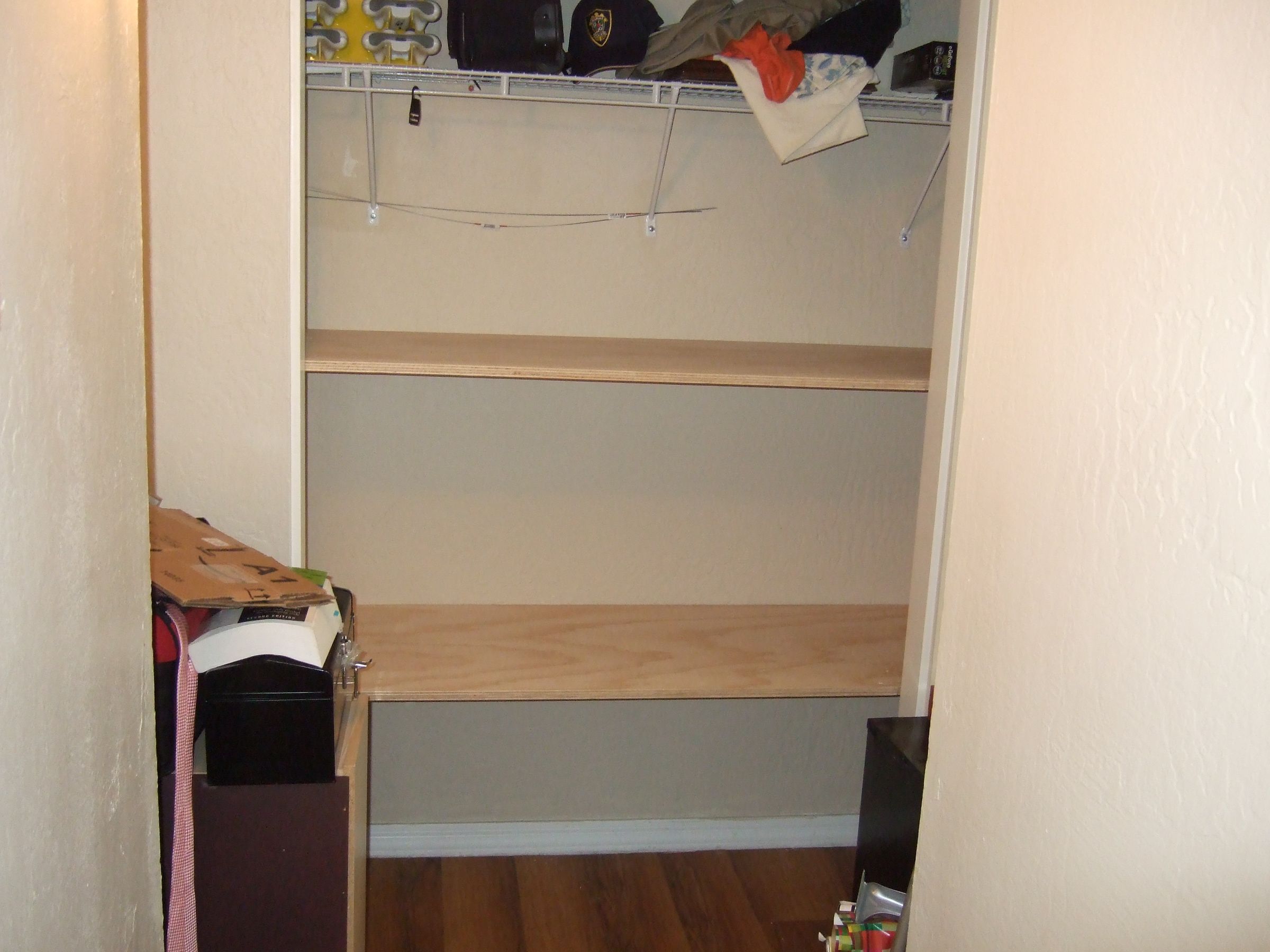 Tool-free, Custom Fit Shelves