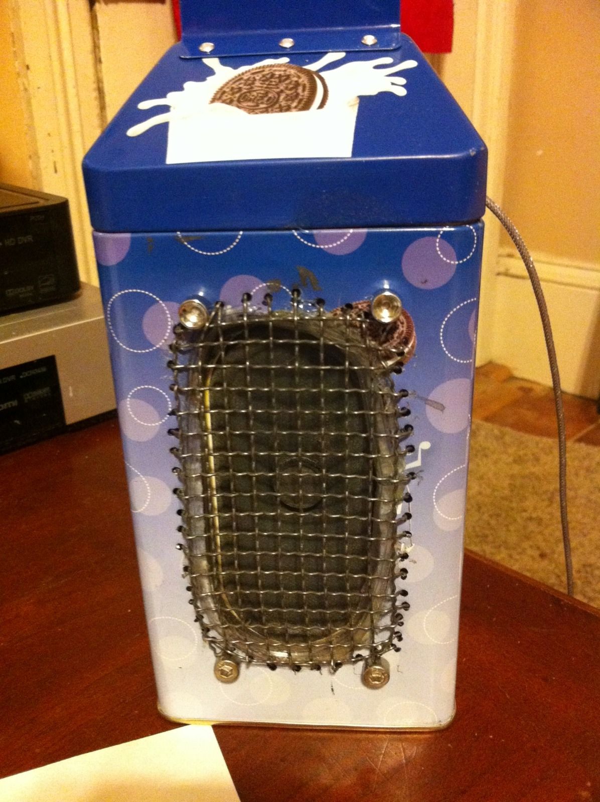 Repurpose a Tin to Be a Speaker/ Amp Enclosure