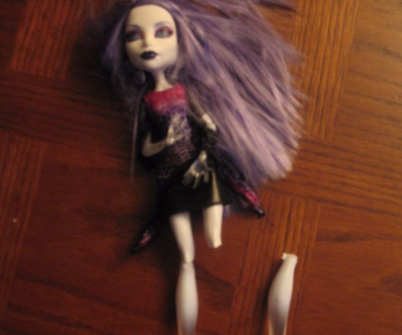 Doll Doctor - Applying a Cast