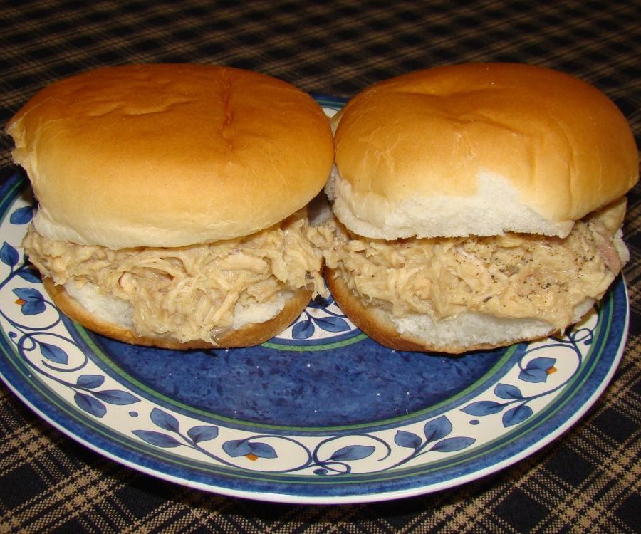 Fast and easy shredded chicken sandwiches