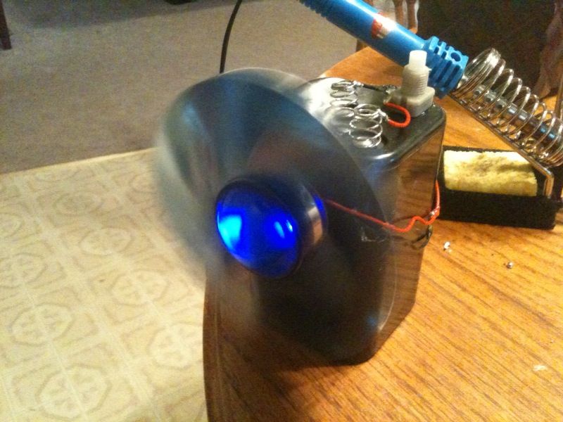 Cheap (If Not Free) Mini Exhaust Fan - Great for Solder Fumes