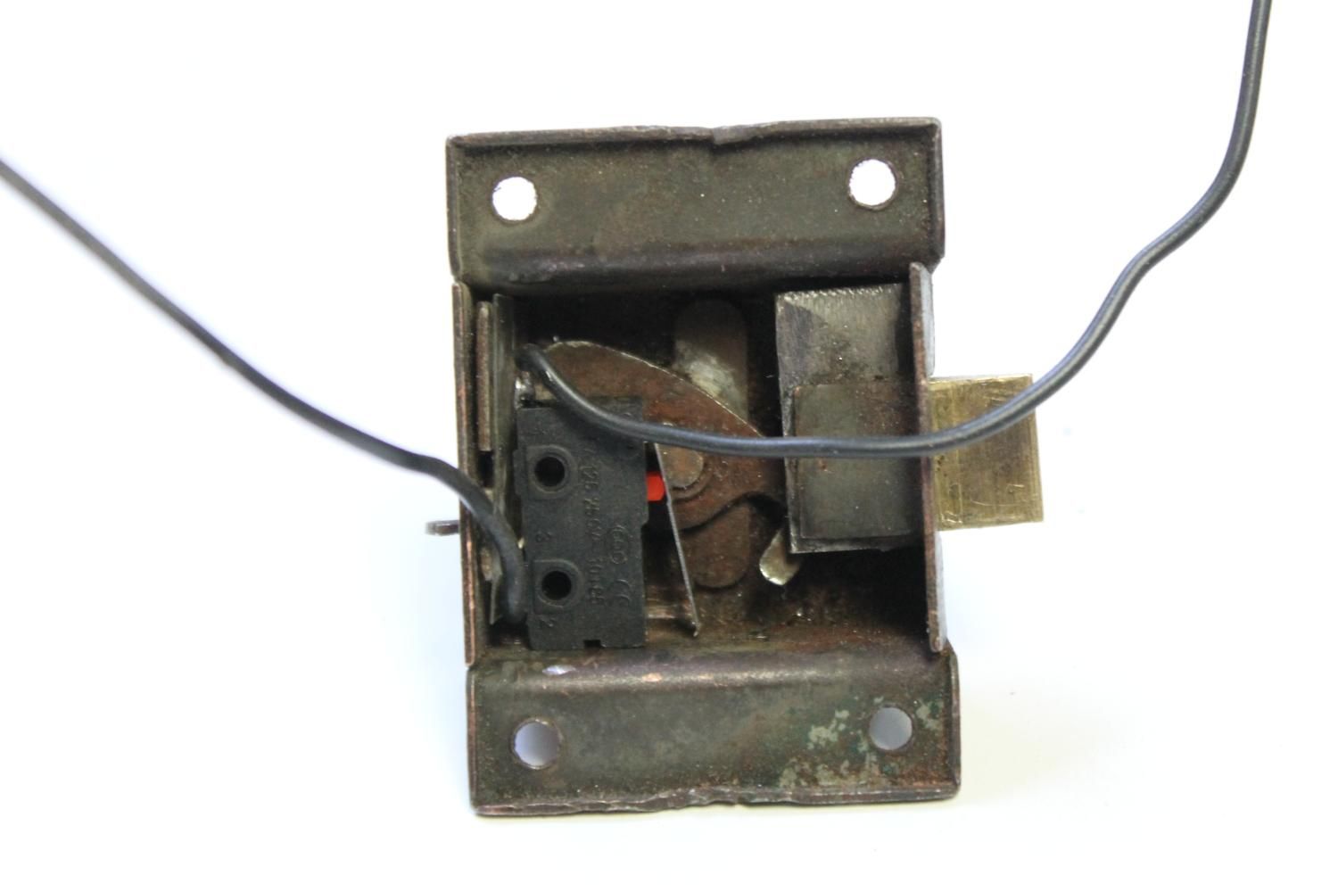 Lamp Made From Found Objects : 14 Steps (with Pictures) - Instructables