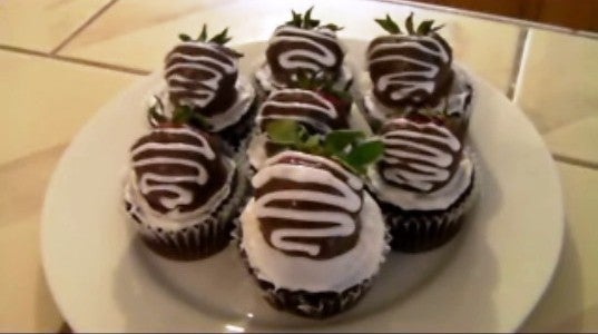 Classic Strawberry Chocolate Cupcakes