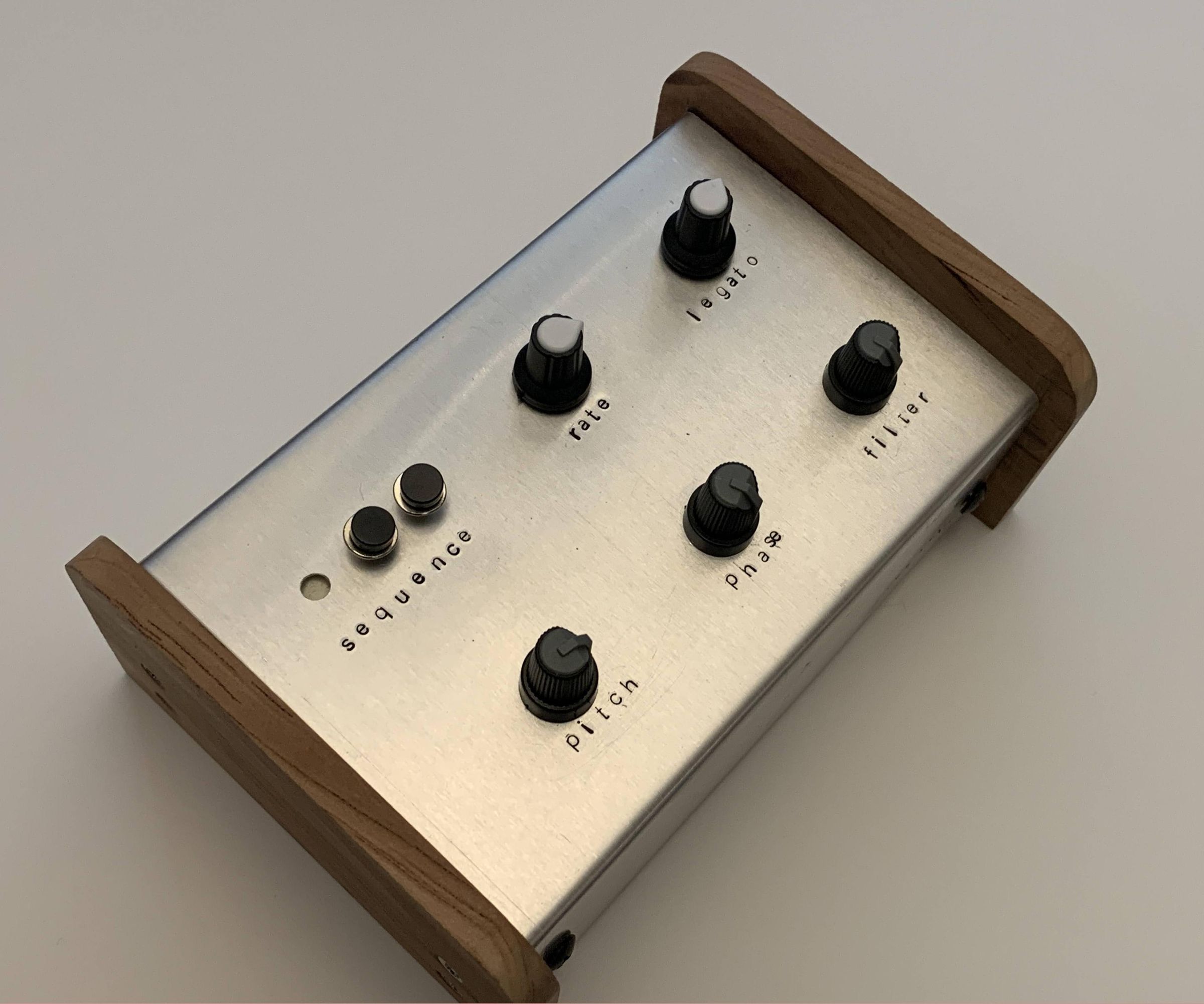 Arpeggiating Synthesizer (Mosquito I)