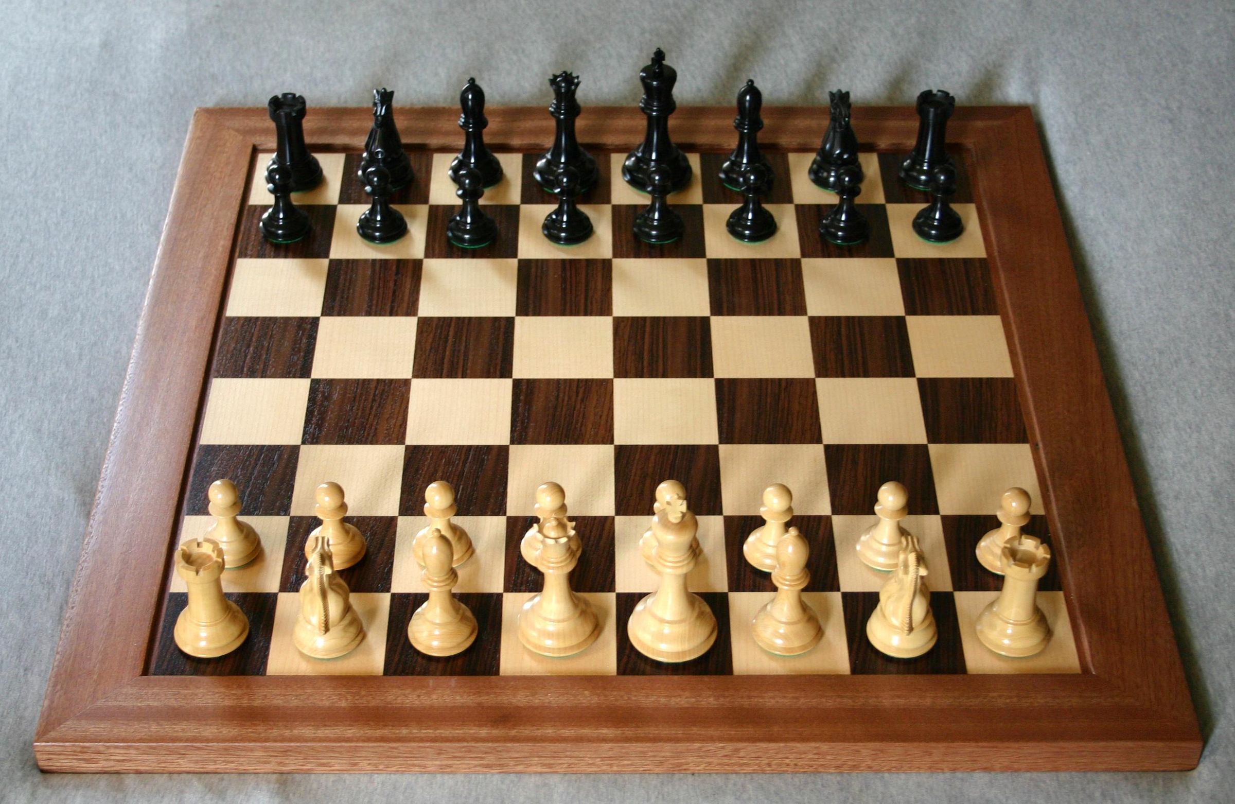 How to Checkmate in a King and Queen Vs King Endgame 6 Steps