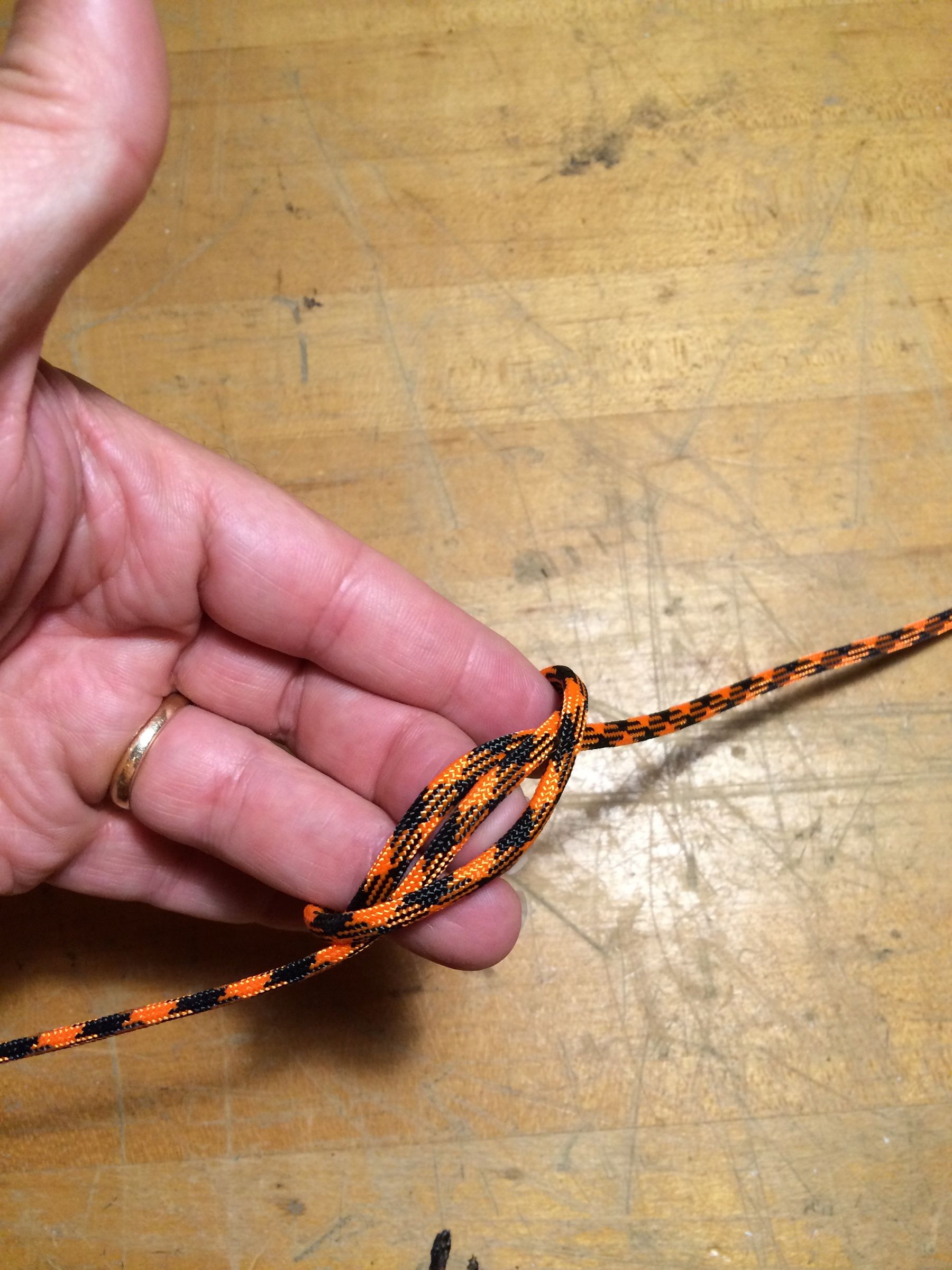 paracord tie down