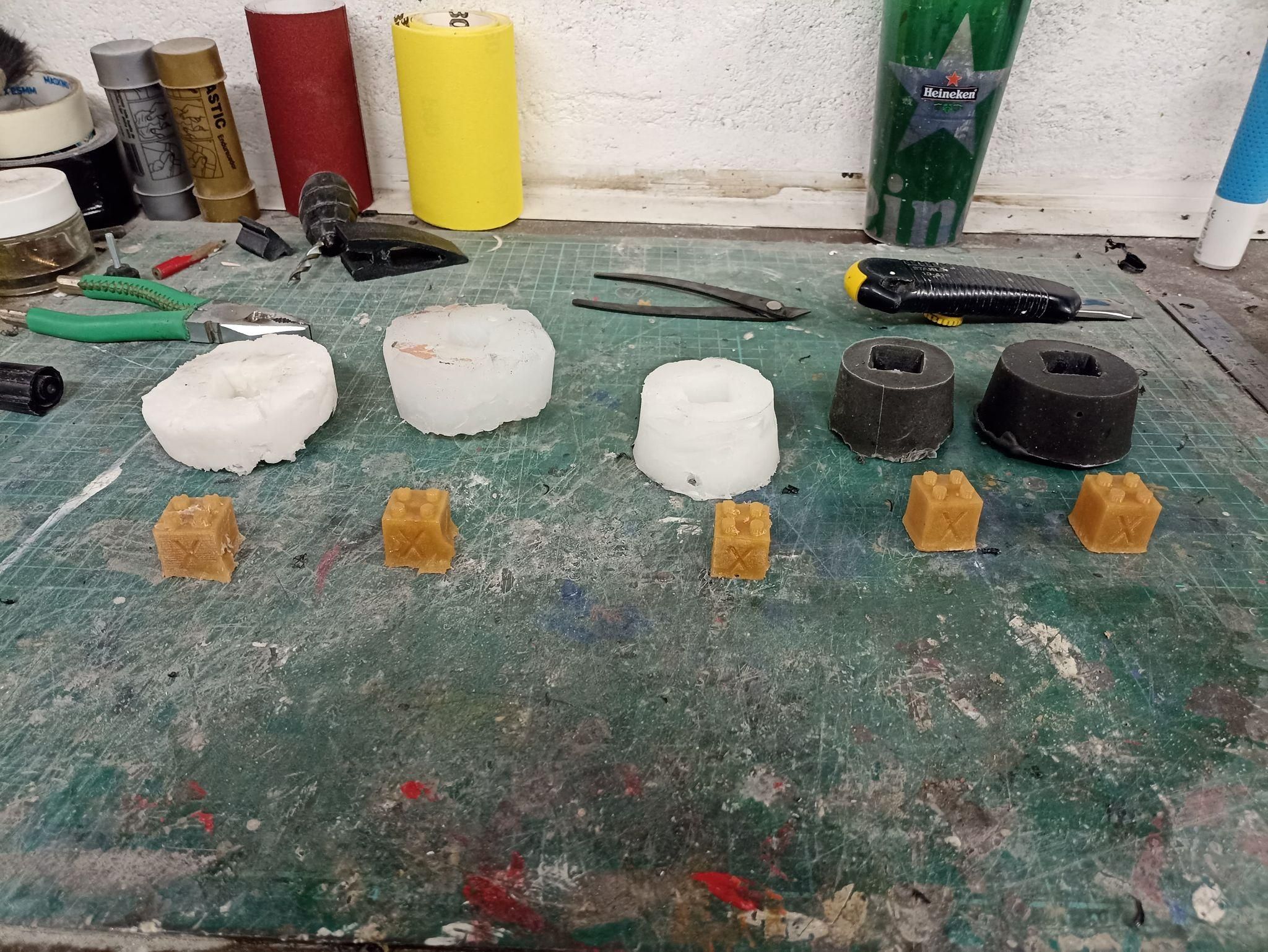 Three Ways to Make Silicone Molds From Type 1 Silicone Caulk 6 Steps