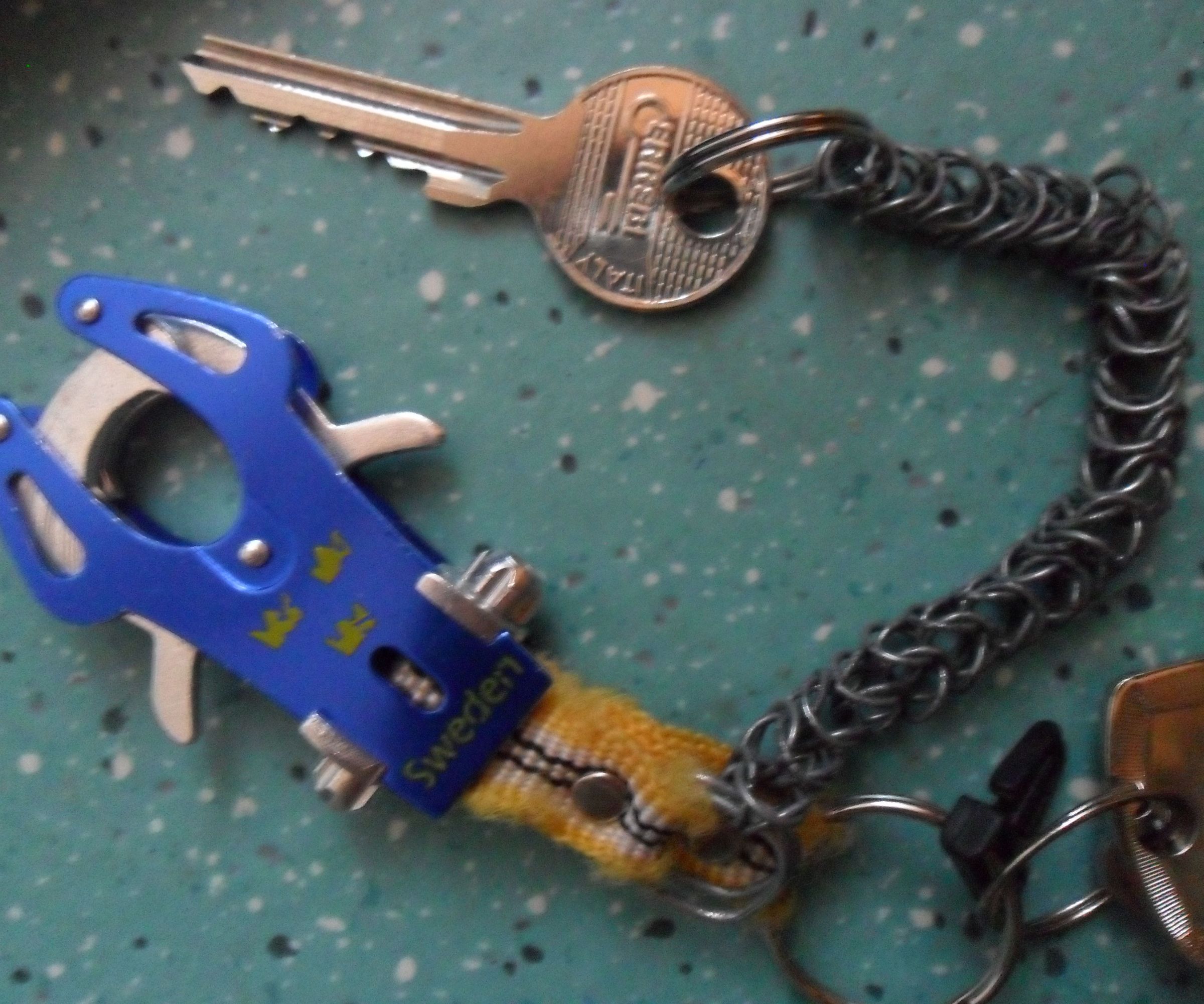 Sturdy & Flexible Metal Chain (for Keys)