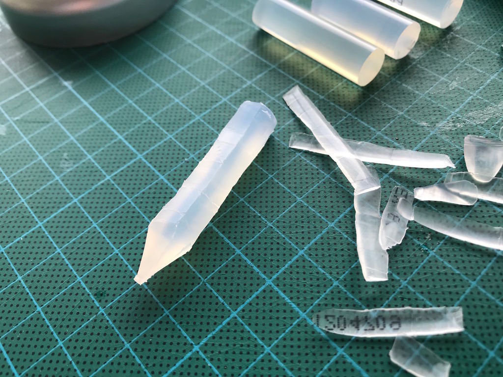 Simple HOT GLUE Crystal Sculpture With Light! ) 5 Steps