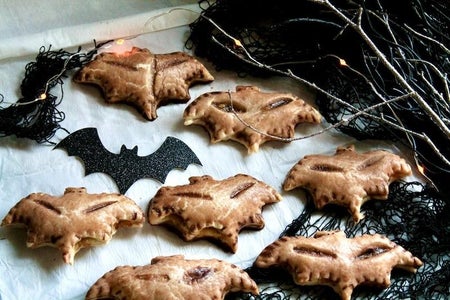 Flying Bat Pumpkin Pie Pop Tarts | Spooky Halloween Dessert