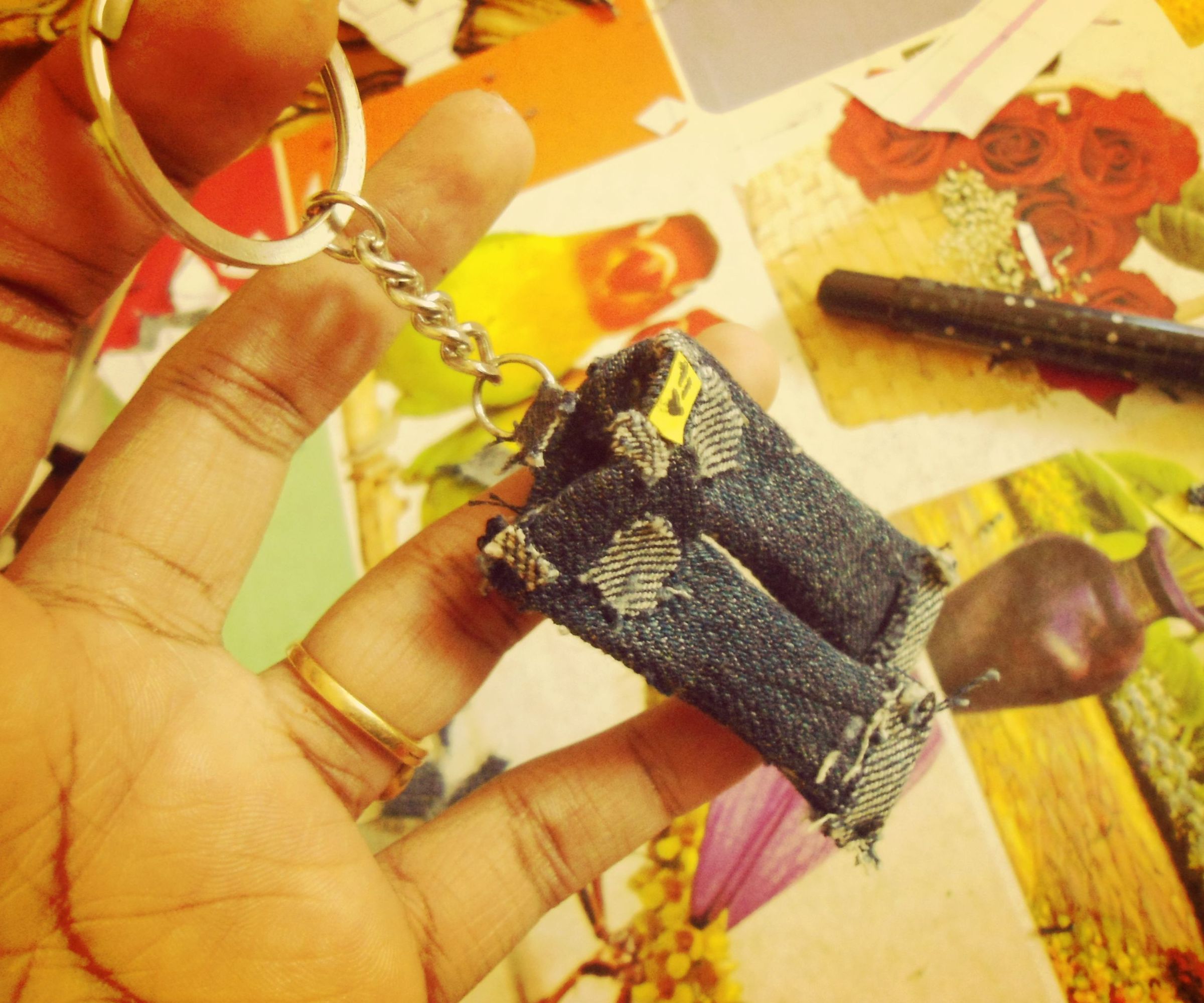 How to Make a Key Chain Out of an Old Denim.
