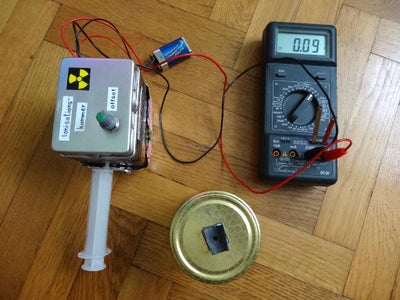 Measuring the Half-life of Radon-220 With a Simple Ionization Chamber