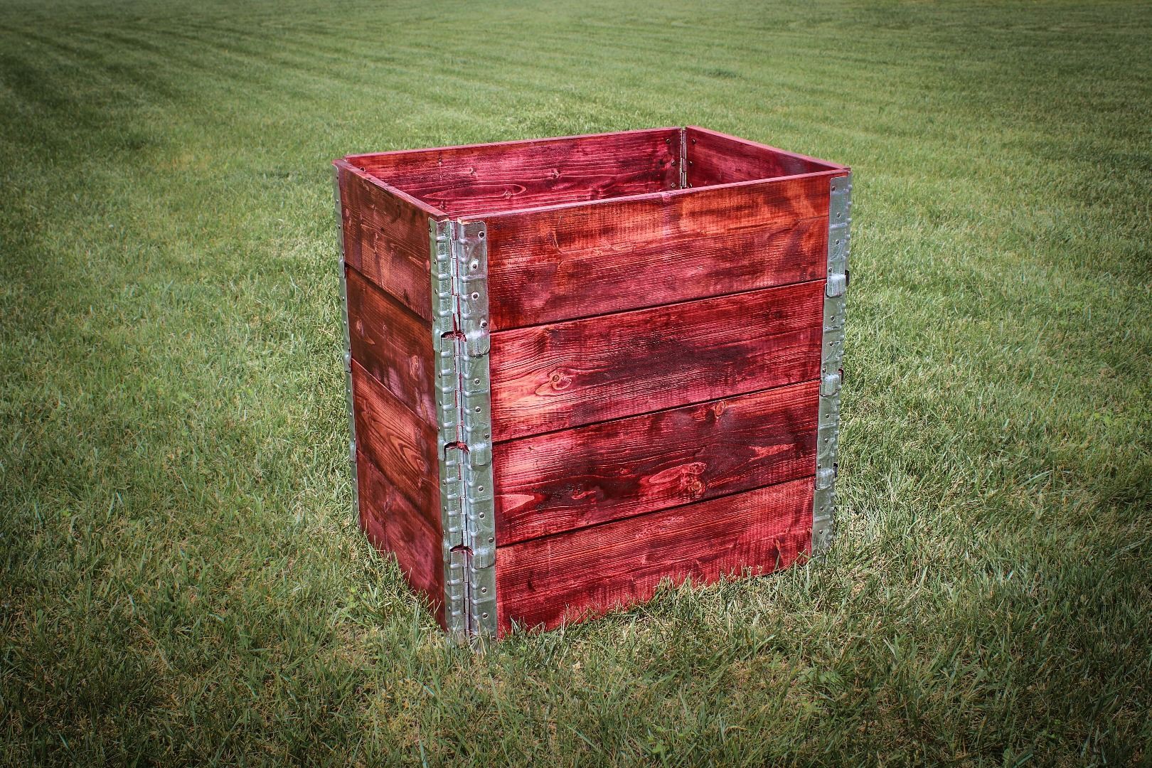 Simple Stackable Compost Bin From Pallet Collars - Image 1