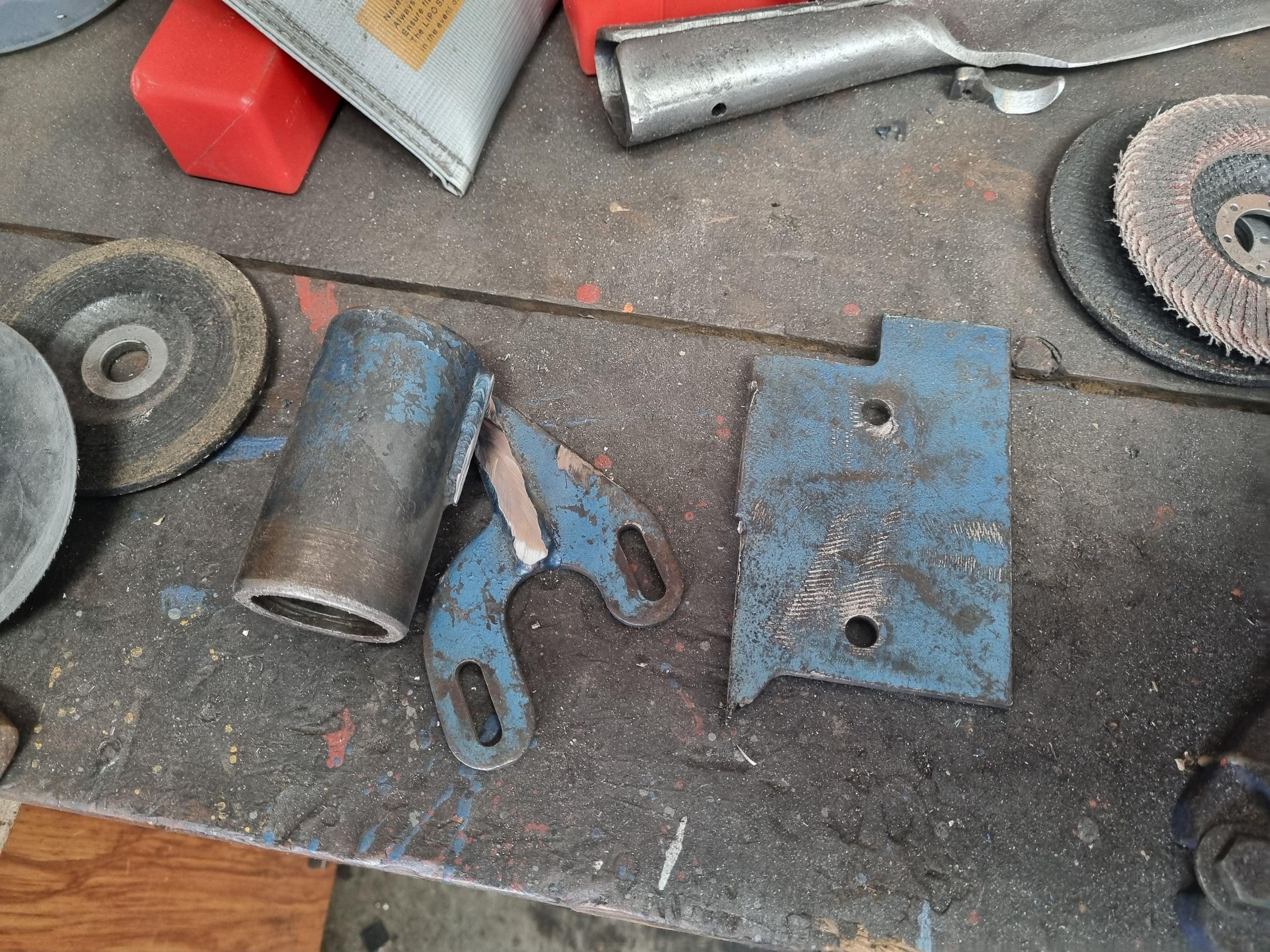 Scrap Metal Grinder Tool Rest : 7 Steps (with Pictures) - Instructables