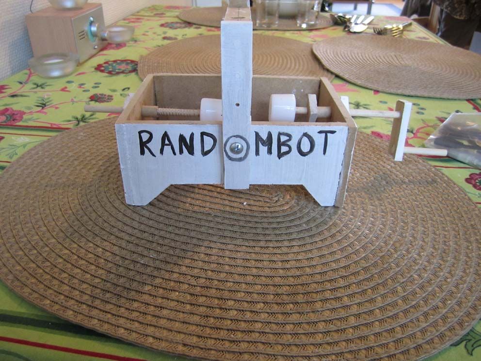 RANDOMBOT :D