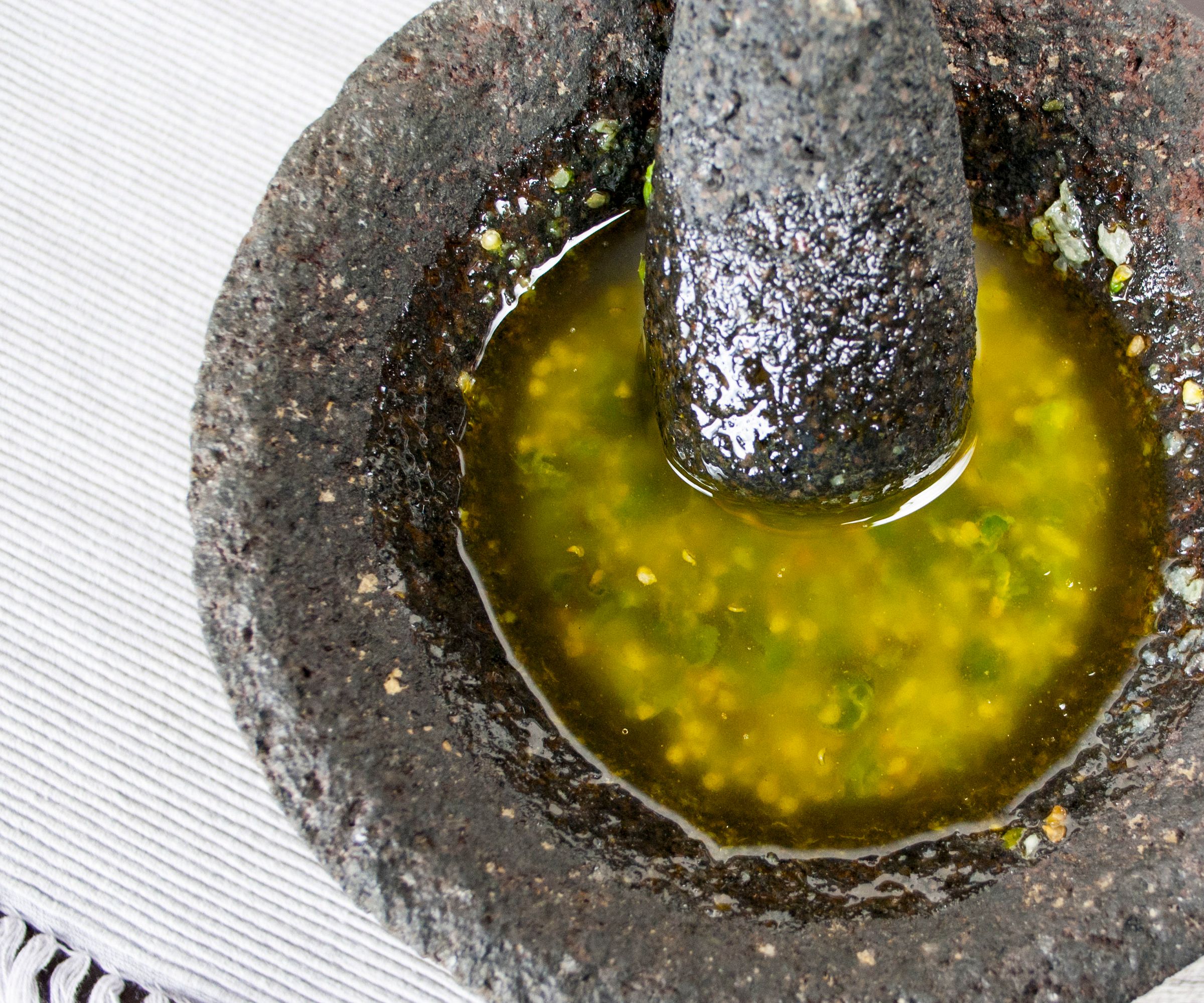 Salsa Con Aceite Y Piquin