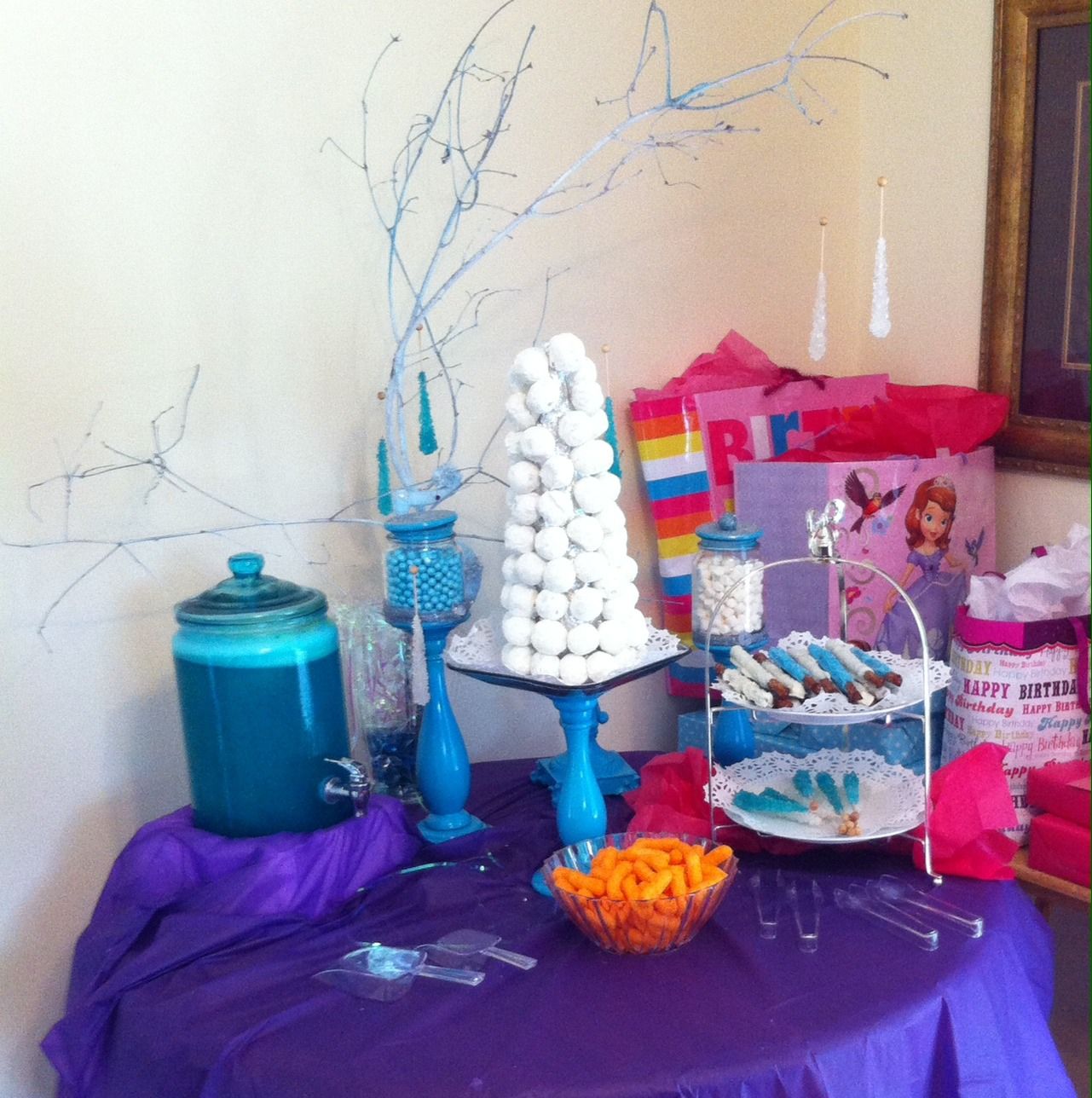 Frozen Decorations!!