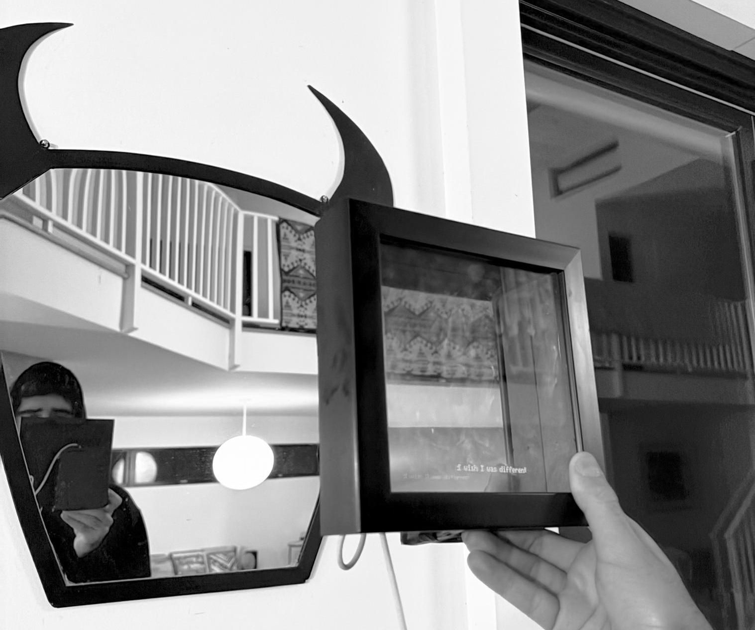 Easy Smart Mirror ( With a Twist 😉)