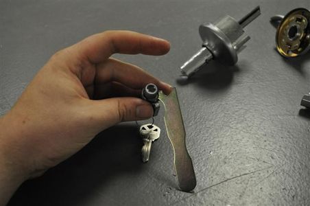 How to Re-Pin a Lock With Original Key : 5 Steps (with Pictures ...