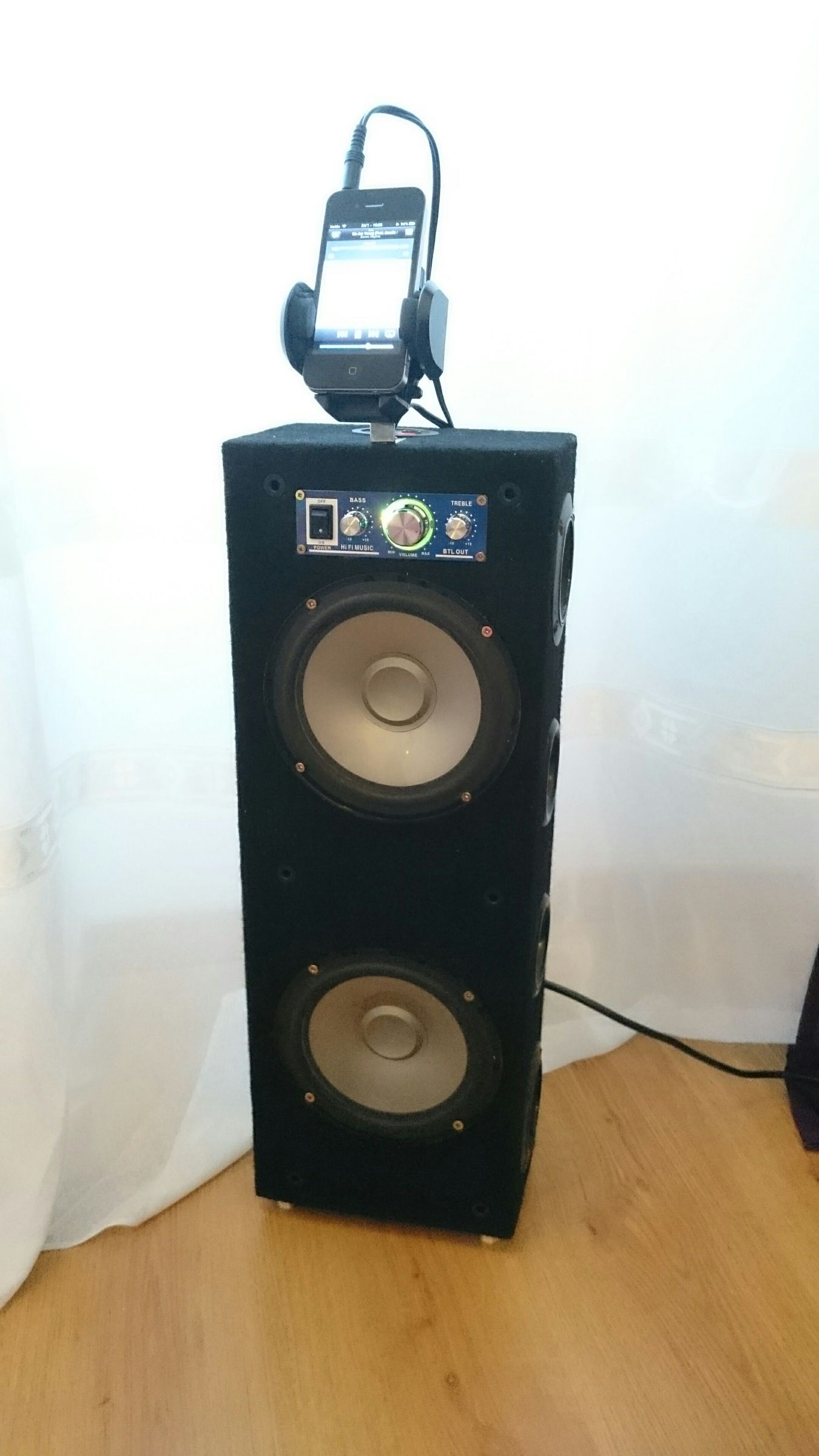 Boombox: Reuse Old Car Speakers