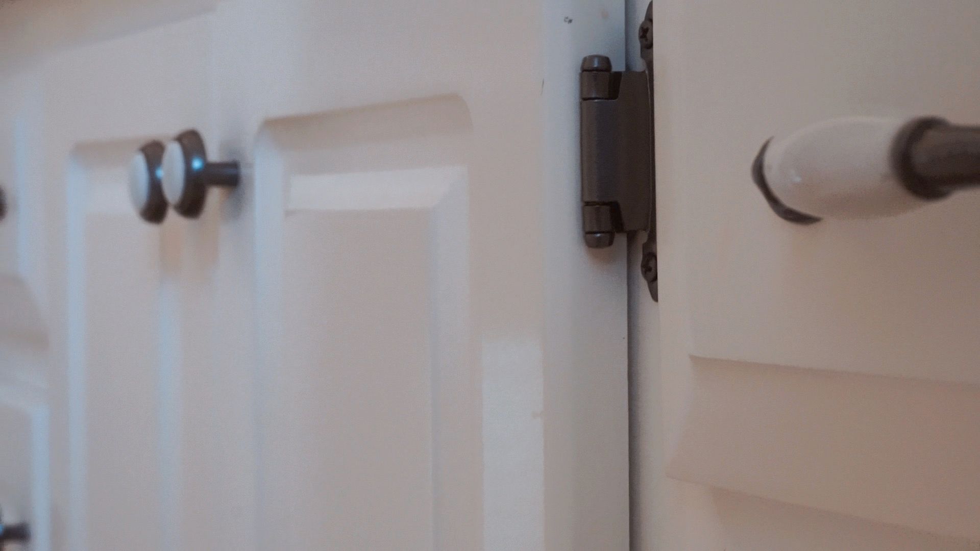 Refinish Brass Hardware Yourself // Powder Coating Project 4 Steps