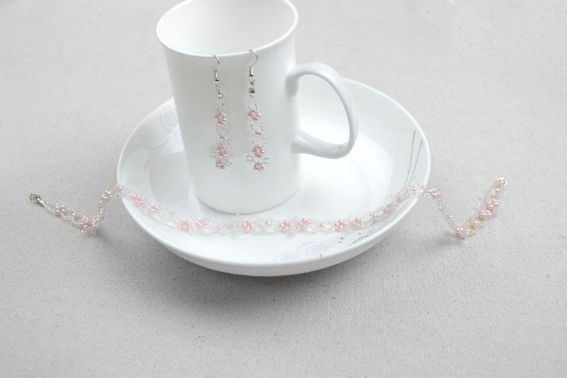 A Way of Making Necklace and Earring Set