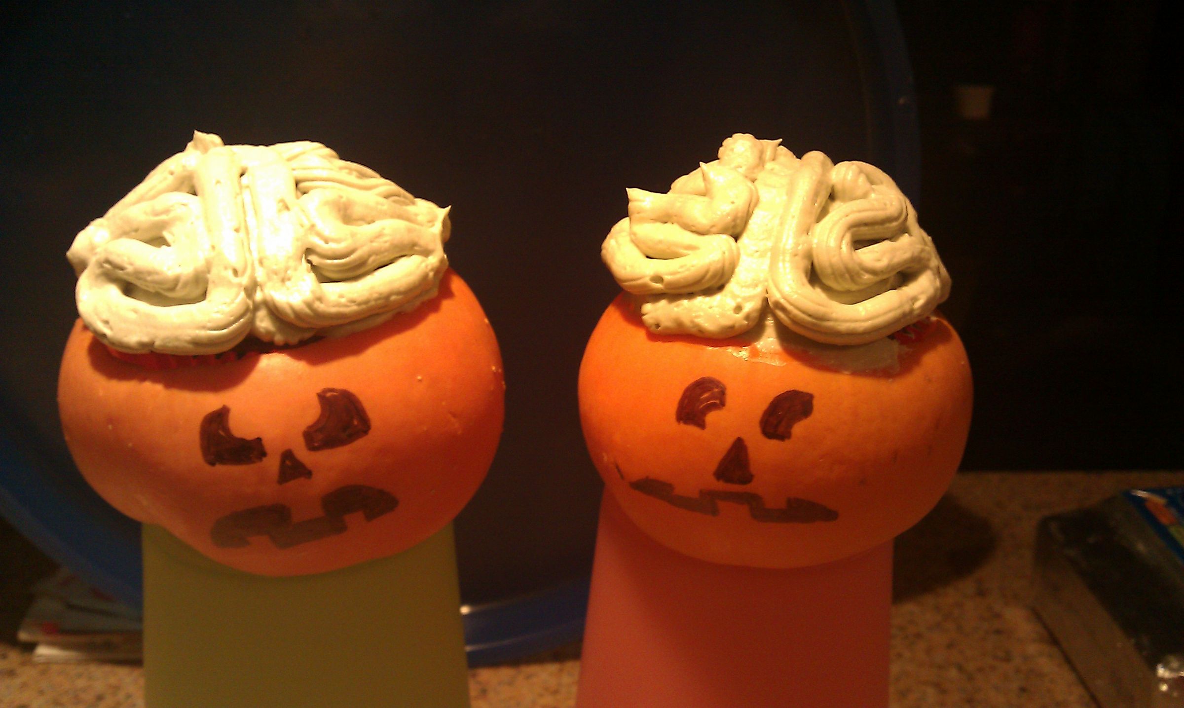 "Eat My Brains" Pumpkin Cupcakes
