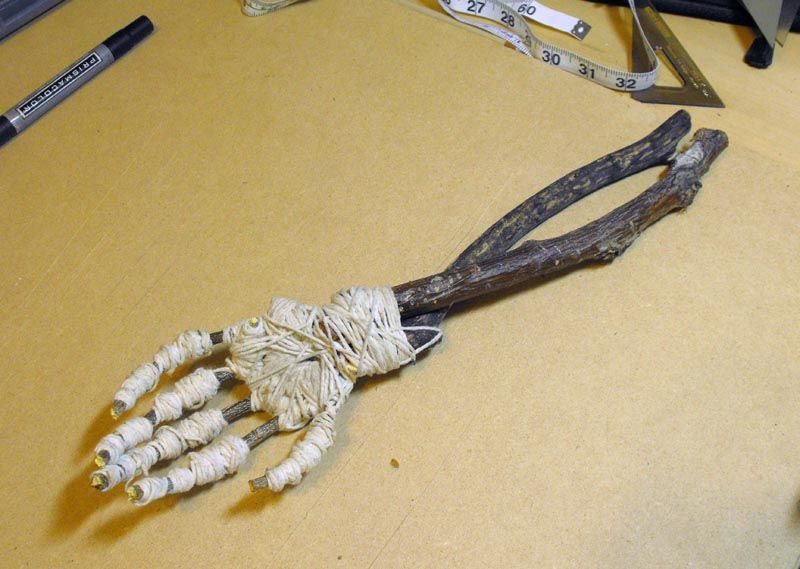 DIY Skeleton Made From Sticks, String, Foam and Mache' : 5 Steps (with ...