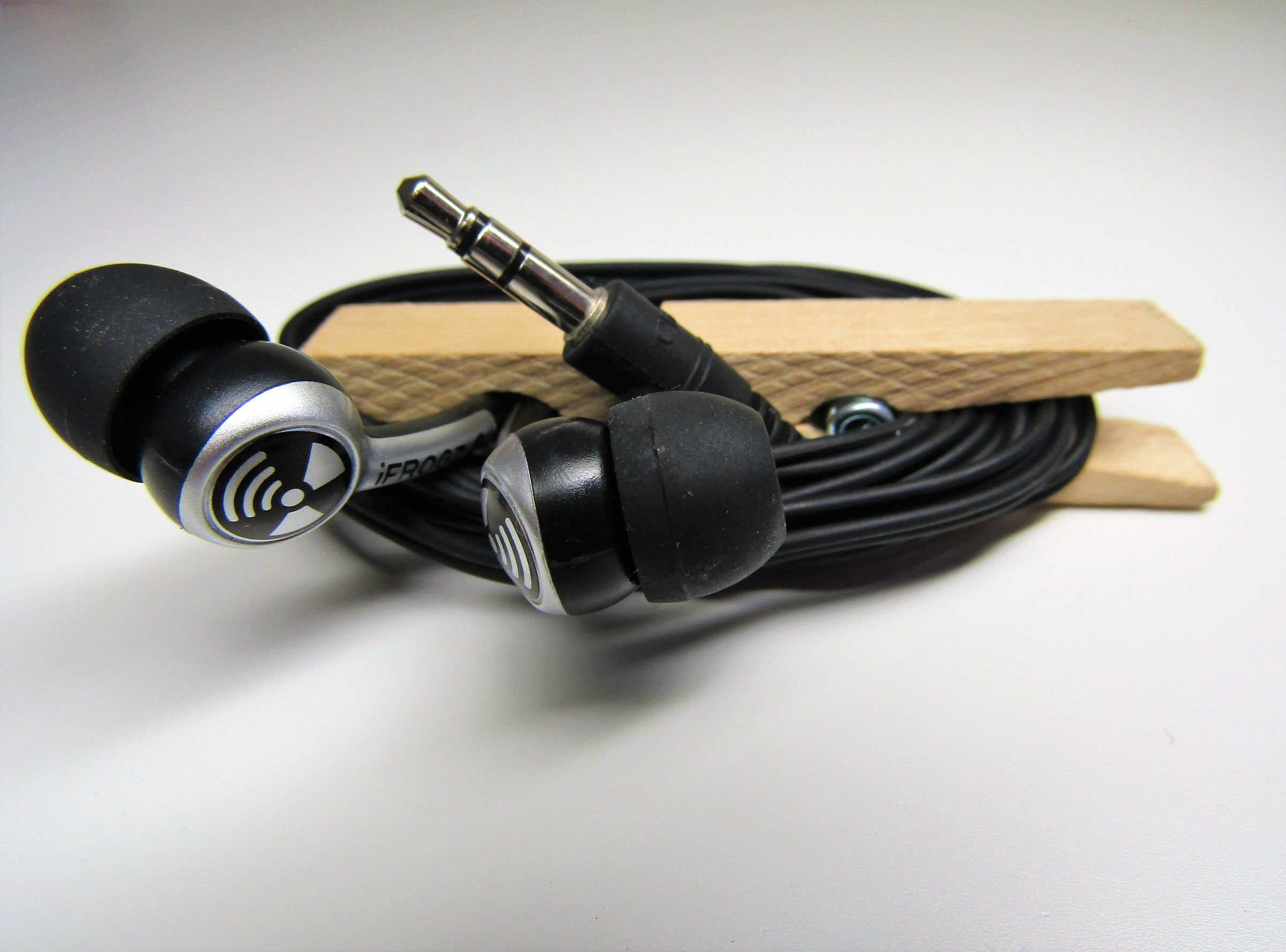 Clothespin Earbud Holder 4 Steps (with Pictures) Instructables