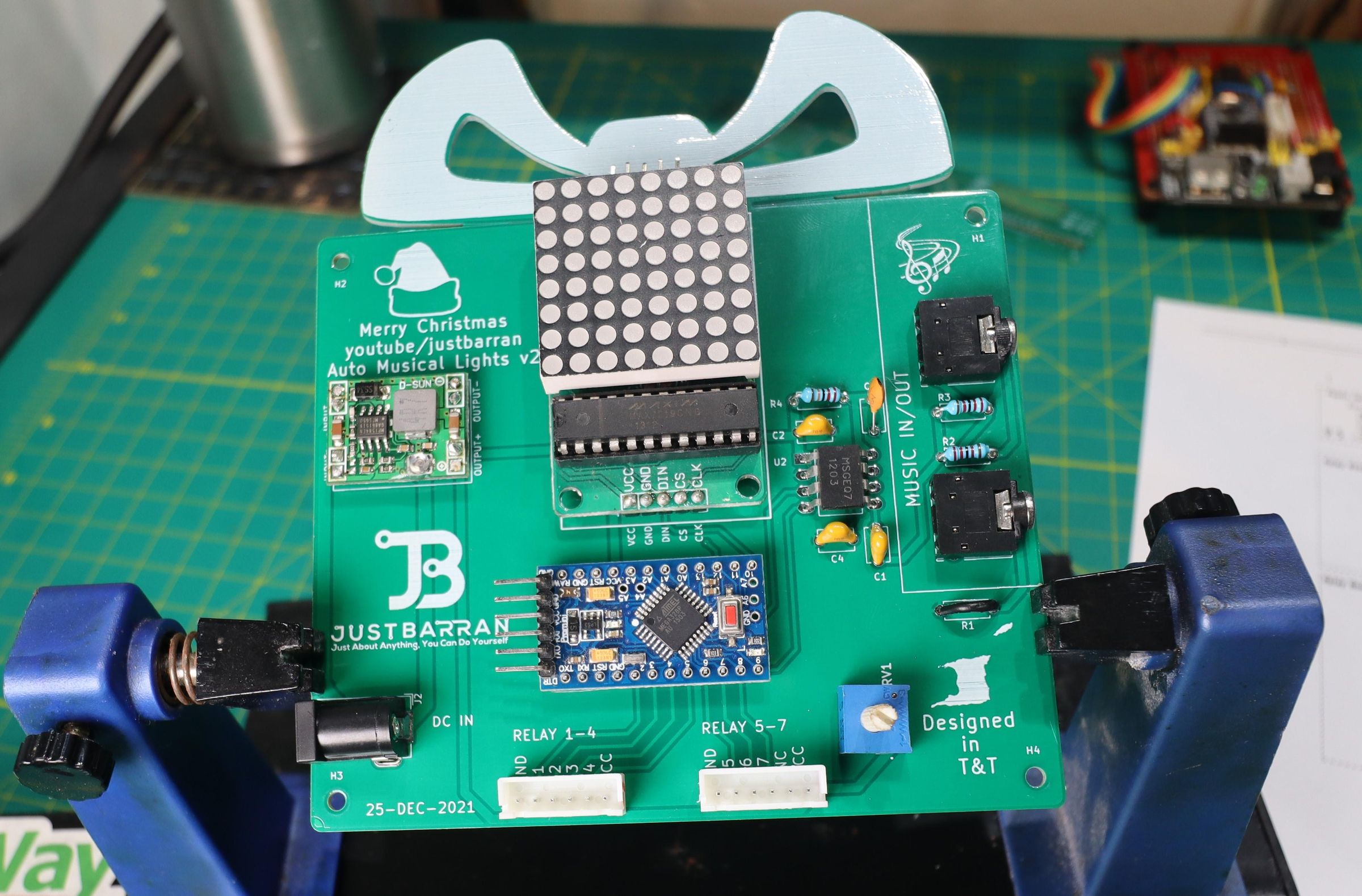 Automatic Synchronized Musical (Christmas) Lights Version 2 Ft PCB