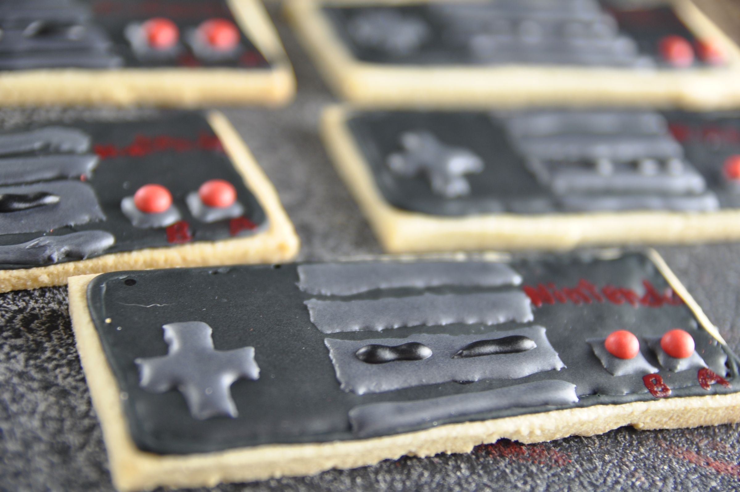 How to Decorate Nintendo NES Controller Cookies!