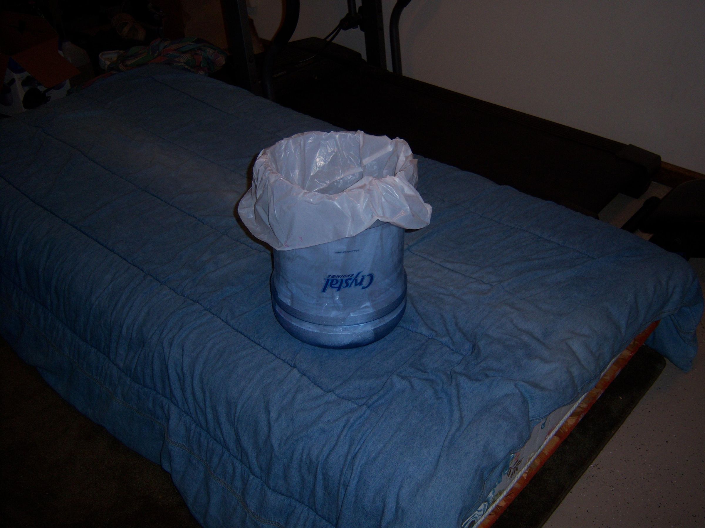 easy cheap trash can out of old water jug