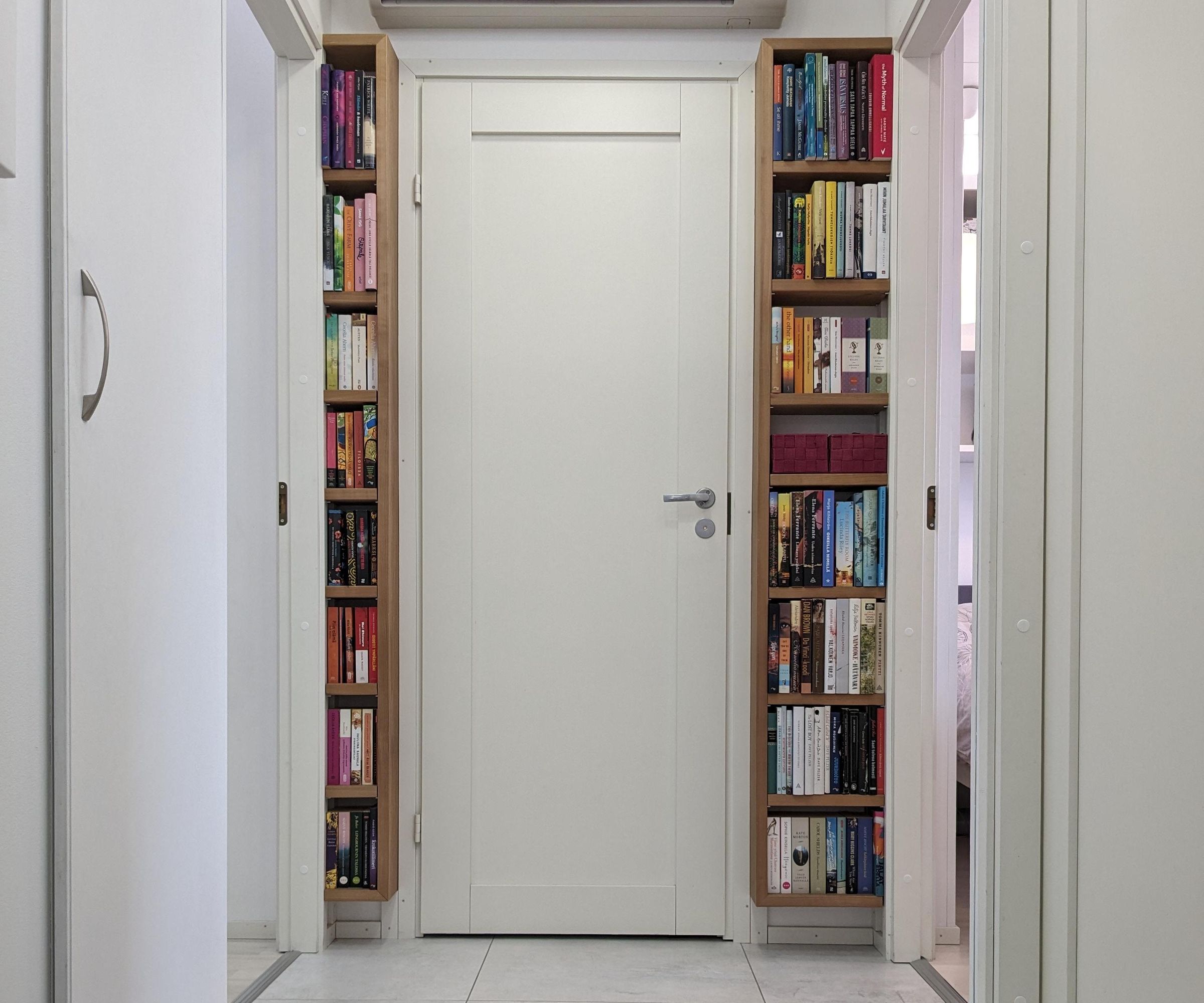 Tiny Space Floating Bookshelf