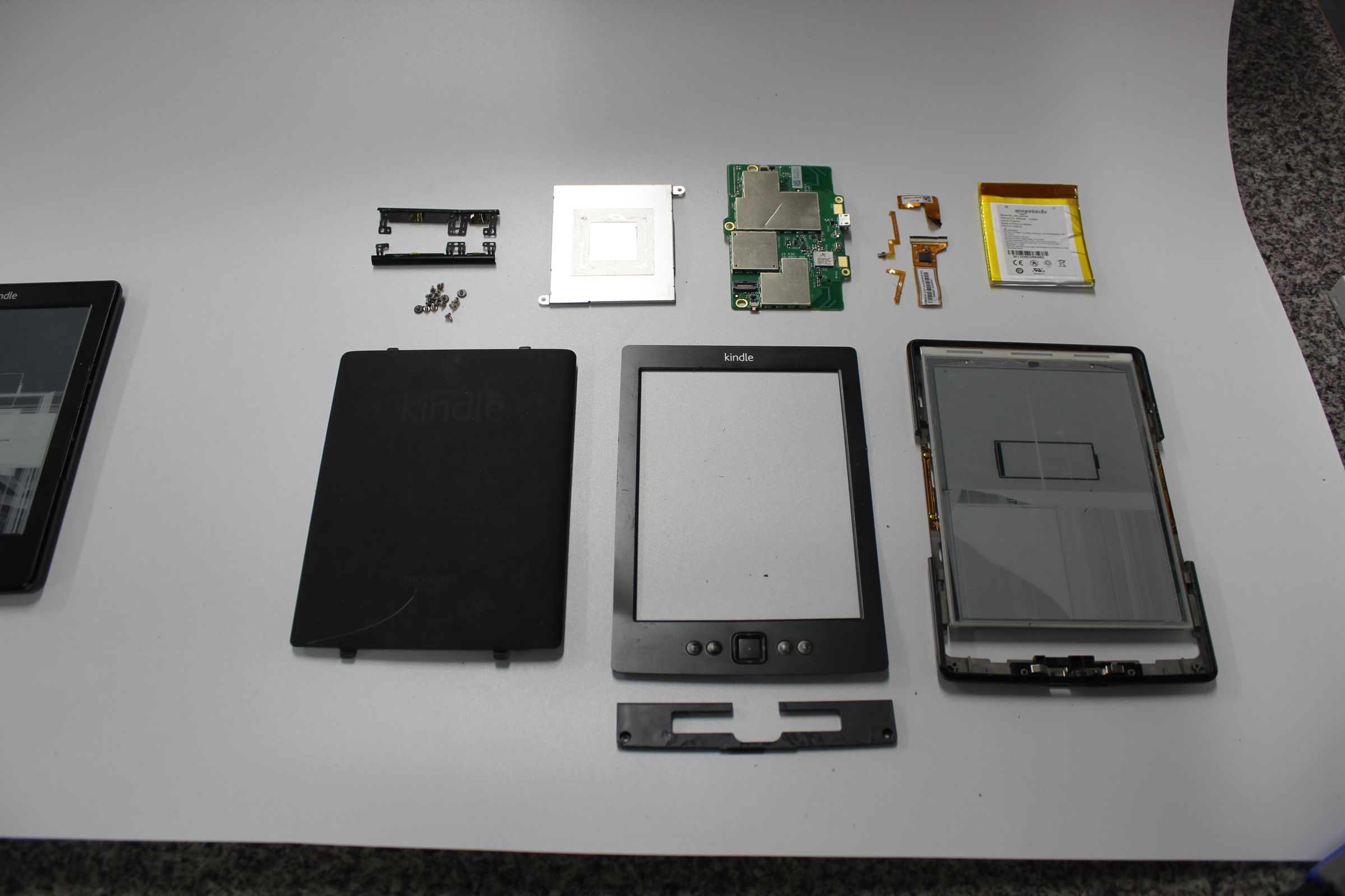 Upcycling E Ink From Damaged E Readers to Create Irregularly Shaped ...