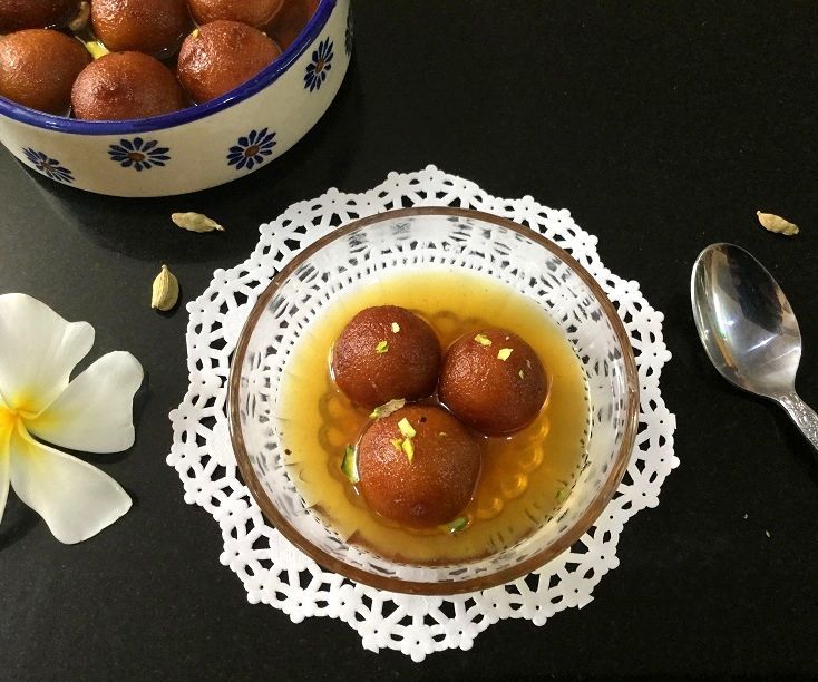 BREAD GULAB JAMUNS (IN JAGGERY SYRUP)
