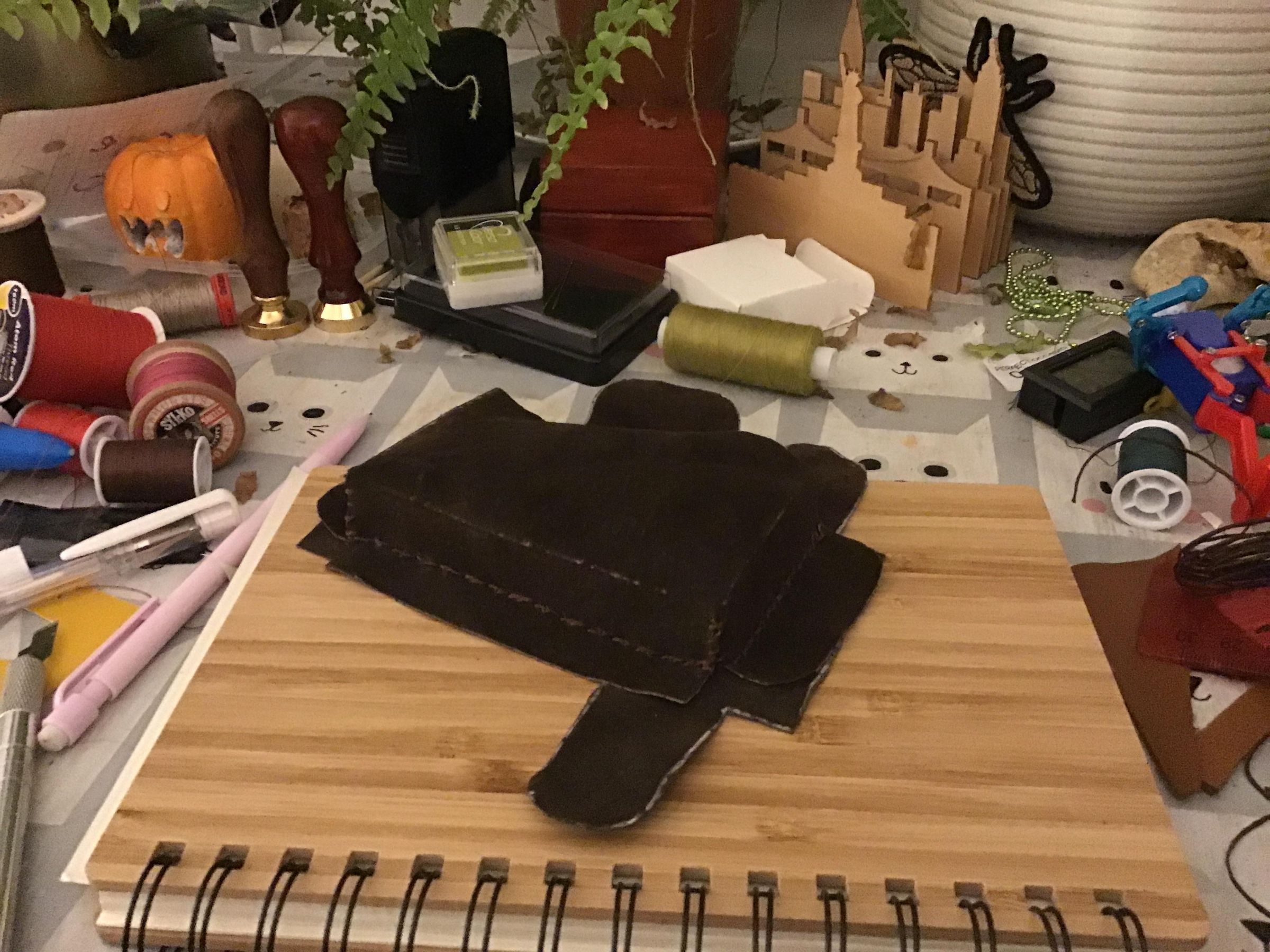 How to Make a Leather Bookbinders Tool Belt! 7 Steps Instructables