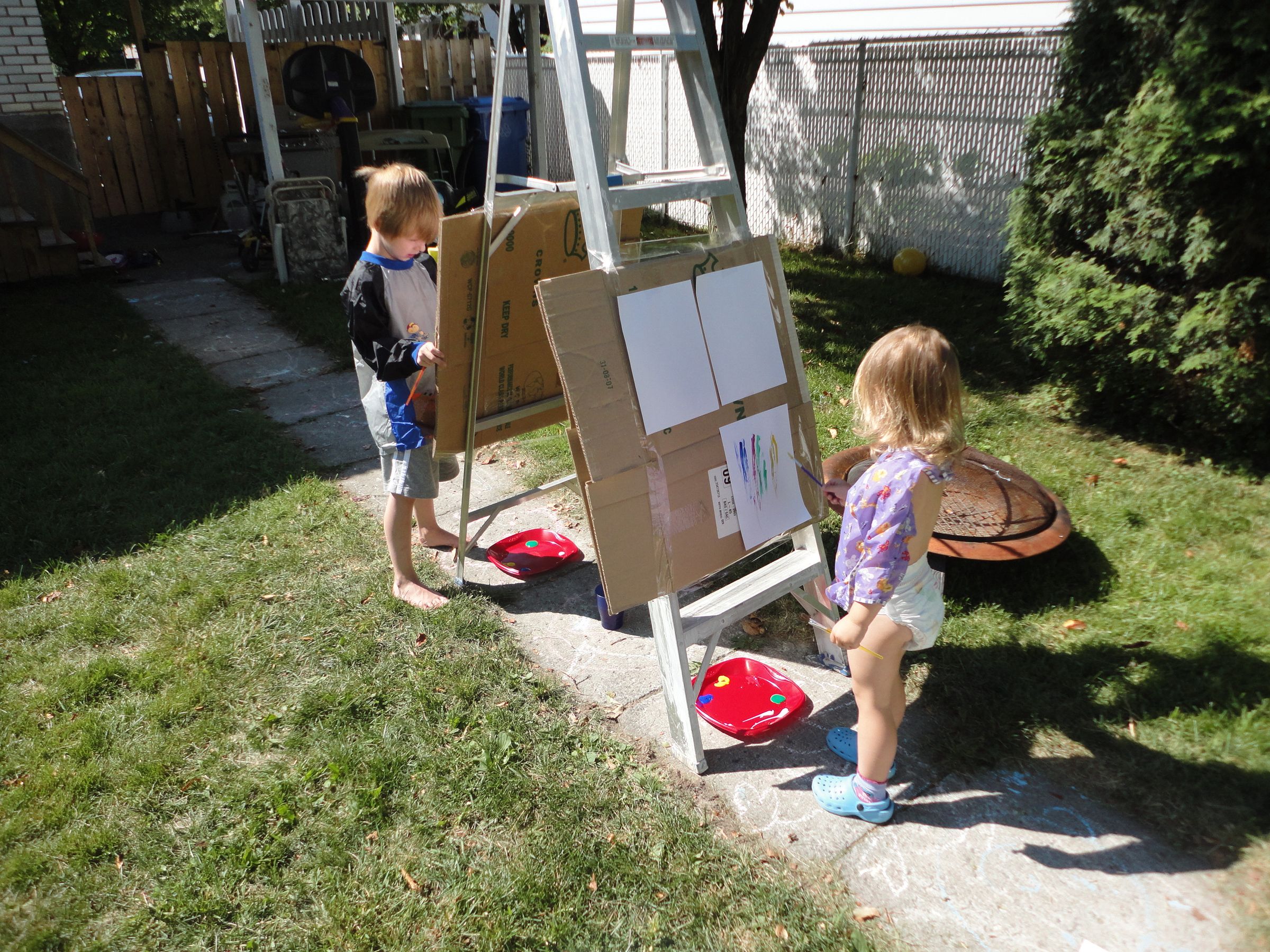 Quick and Dirty Easel for Kids