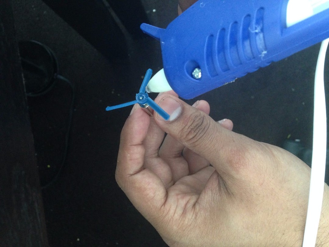 Hotglue and Testing the Propeller With the Motor