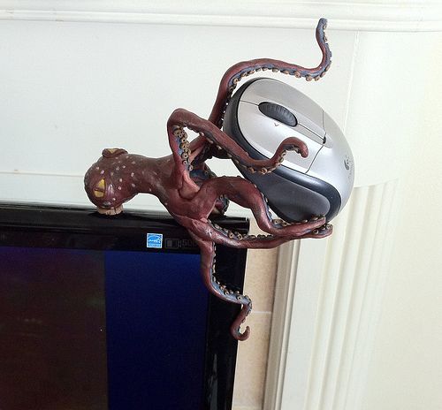 Octopus Mouse Holder